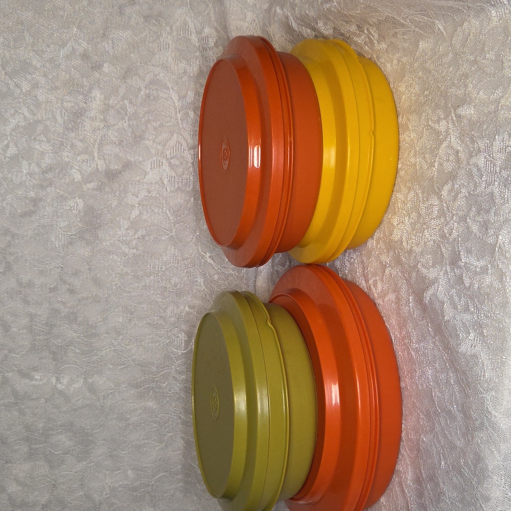 Tupperware: Seal & Serve Plates with Lids (Set of 4)